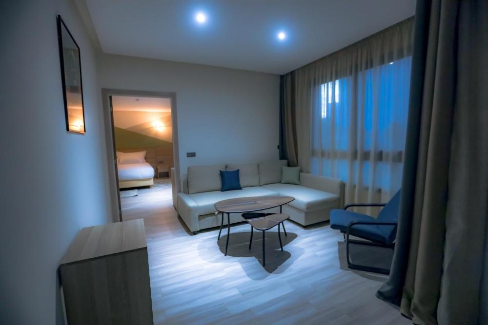 Room image 3