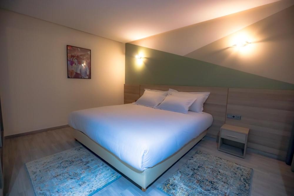 Room image 2